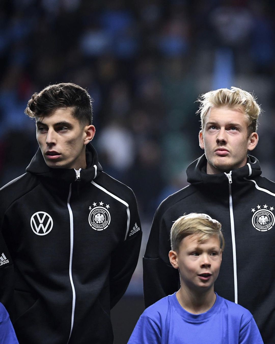 绿色化工涂料方形画册设计欣赏